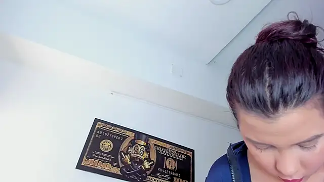 Snapshot of Elsalombardi_ chatting on September 11, 2025, 12:16 pm Elsalombardi  online show from September 11, 2025, 12:16 pm