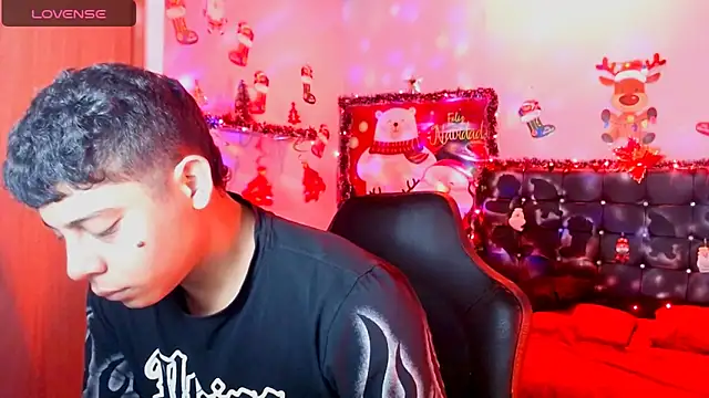 Snapshot of Wiiliam_20 chatting on December 9, 2024, 6:57 pm Wiiliam 20 online show from December 9, 2024, 6:57 pm