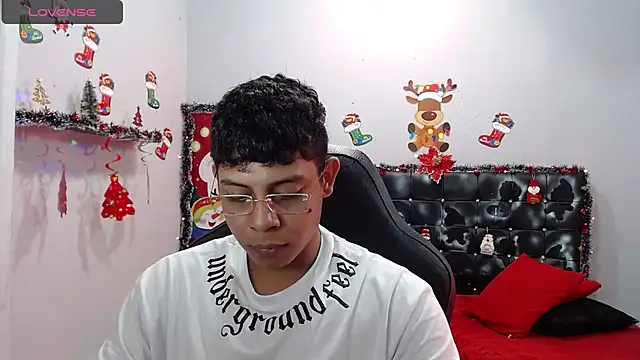 Snapshot of Wiiliam_20 chatting on December 17, 2024, 4:21 pm Wiiliam 20 online show from December 17, 2024, 4:21 pm