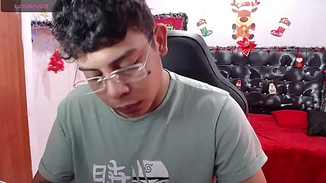 Snapshot of Wiiliam_20 chatting on December 18, 2024, 2:17 pm Wiiliam 20 online show from December 18, 2024, 2:17 pm