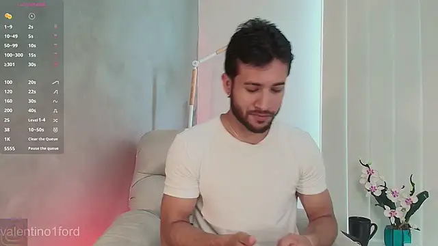 Snapshot of Valentinoford chatting on January 31, 2025, 5:53 pm Valentinoford online show from January 31, 2025, 5:53 pm