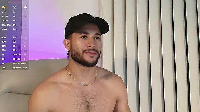 Snapshot of Valentinoford chatting on February 13, 2025, 2:34 am Valentinoford online show from February 13, 2025, 2:34 am