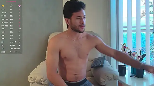 Snapshot of Valentinoford chatting on February 26, 2025, 11:04 pm Valentinoford online show from February 26, 2025, 11:04 pm