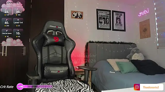 Snapshot of _thaeltaylor chatting on December 5, 2024, 4:55 pm thaeltaylor online show from December 5, 2024, 4:55 pm