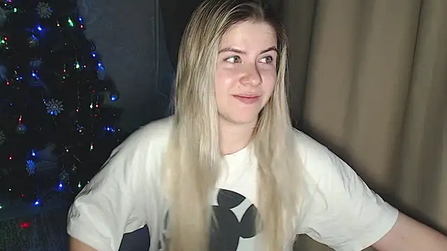 Snapshot of MelissaXKinky chatting on December 17, 2024, 6:20 pm MelissaXKinky online show from December 17, 2024, 6:20 pm
