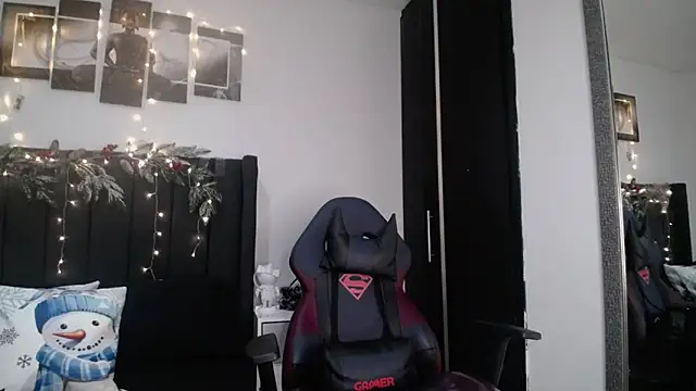 Snapshot of muscle_ares chatting on December 2, 2024, 11:56 am muscle ares online show from December 2, 2024, 11:56 am