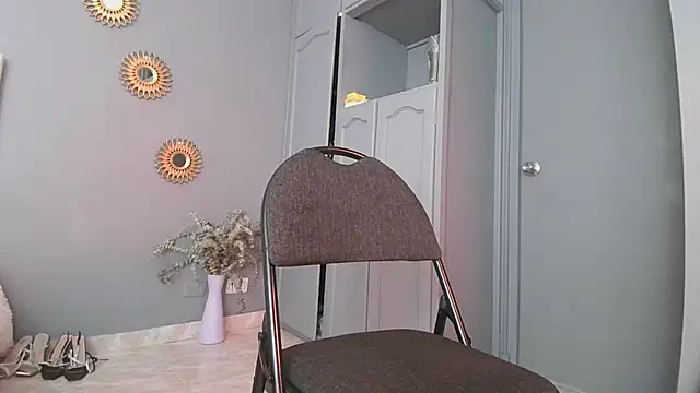 Snapshot of arteverena chatting on December 8, 2024, 10:47 pm arteverena online show from December 8, 2024, 10:47 pm