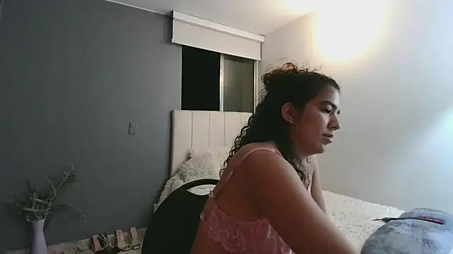 Snapshot of arteverena chatting on March 9, 2025, 1:04 am arteverena online show from March 9, 2025, 1:04 am