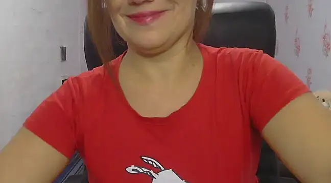 Snapshot of KittyyLaBeauty chatting on January 22, 2025, 9:21 pm KittyyLaBeauty online show from January 22, 2025, 9:21 pm