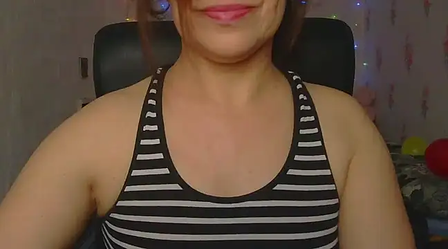 Snapshot of KittyyLaBeauty chatting on March 4, 2025, 2:10 pm KittyyLaBeauty online show from March 4, 2025, 2:10 pm