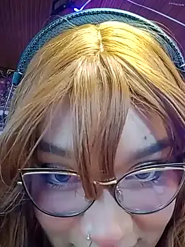 Snapshot of MegariaB chatting on December 16, 2024, 4:13 am MegariaB online show from December 16, 2024, 4:13 am