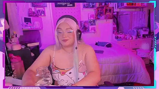 Snapshot of MegariaB chatting on October 28, 2025, 3:54 am MegariaB online show from October 28, 2025, 3:54 am