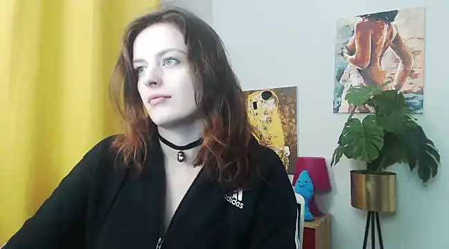 Snapshot of juicyNadine chatting on January 6, 2025, 6:25 am juicyNadine online show from January 6, 2025, 6:25 am