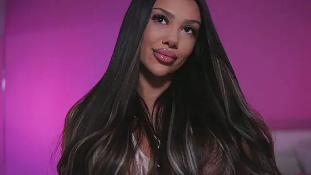 Snapshot of NatyDesiree chatting on February 11, 2025, 10:39 pm NatyDesiree online show from February 11, 2025, 10:39 pm