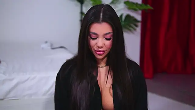 Snapshot of NatyDesiree chatting on October 5, 2025, 9:18 am NatyDesiree online show from October 5, 2025, 9:18 am