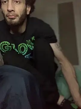 Snapshot of pantslesstraveler_plt chatting on September 9, 2025, 11:04 pm pantslesstraveler plt online show from September 9, 2025, 11:04 pm