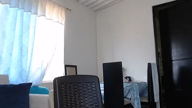 Snapshot of allison-dreams chatting on January 25, 2025, 2:58 pm allison-dreams online show from January 25, 2025, 2:58 pm