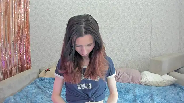 Snapshot of crystalnut chatting on February 4, 2025, 4:15 am crystalnut online show from February 4, 2025, 4:15 am