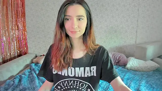 Snapshot of crystalnut chatting on February 5, 2025, 4:37 am crystalnut online show from February 5, 2025, 4:37 am