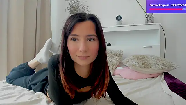 Snapshot of crystalnut chatting on October 5, 2025, 2:10 am crystalnut online show from October 5, 2025, 2:10 am