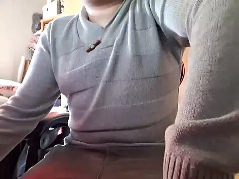 Snapshot of Javier_bear chatting on January 29, 2025, 2:42 pm Javier bear online show from January 29, 2025, 2:42 pm