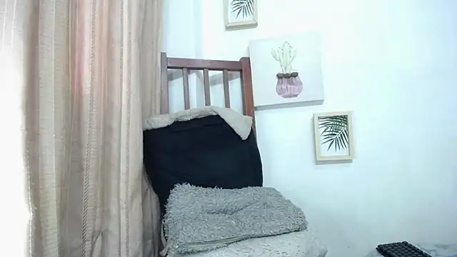 Snapshot of candyladyboy chatting on February 6, 2025, 9:49 pm candyladyboy online show from February 6, 2025, 9:49 pm