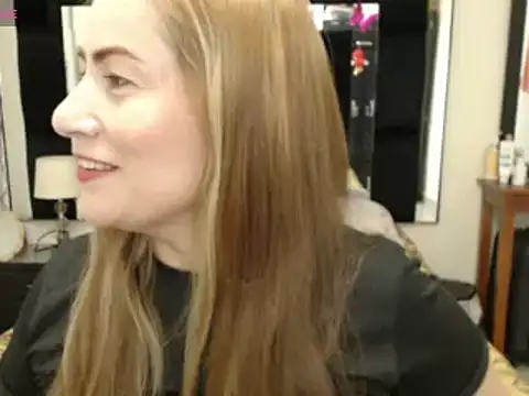 Snapshot of CATRINA-83 chatting on February 6, 2025, 5:19 pm CATRINA-83 online show from February 6, 2025, 5:19 pm