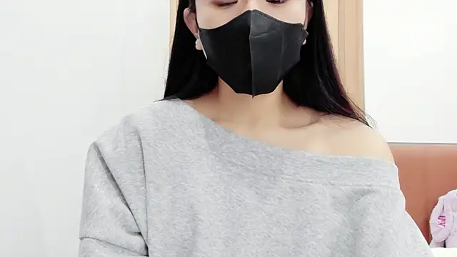 Snapshot of Lita-Julia chatting on March 15, 2025, 11:06 pm Lita-Julia online show from March 15, 2025, 11:06 pm