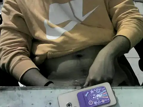 Snapshot of Alejo_hotguy chatting on October 27, 2025, 4:38 am Alejo hotguy online show from October 27, 2025, 4:38 am