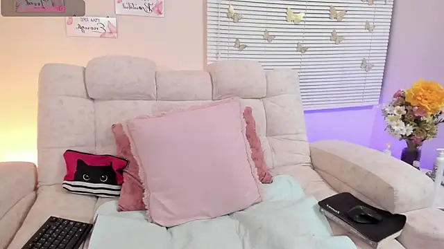 Snapshot of saracrowe chatting on March 14, 2025, 5:05 am saracrowe online show from March 14, 2025, 5:05 am