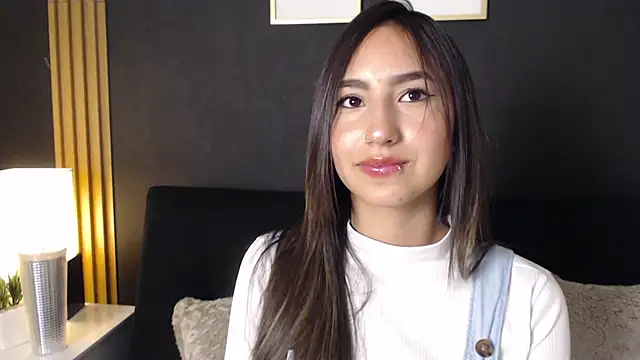 Snapshot of _Emma_Valka chatting on December 4, 2024, 8:07 pm  Emma Valka online show from December 4, 2024, 8:07 pm