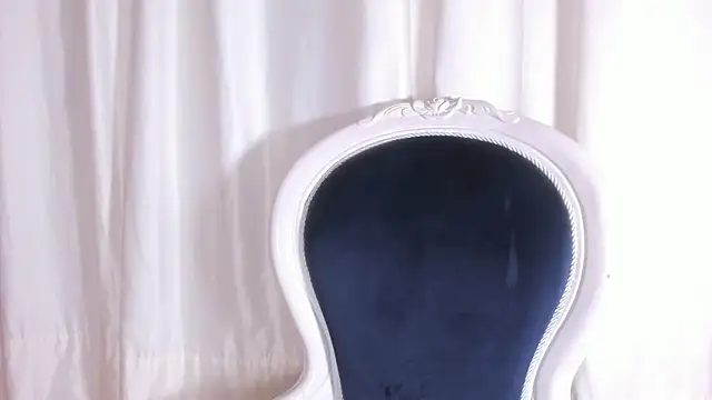 Snapshot of _Emma_Valka chatting on December 12, 2024, 12:05 am  Emma Valka online show from December 12, 2024, 12:05 am