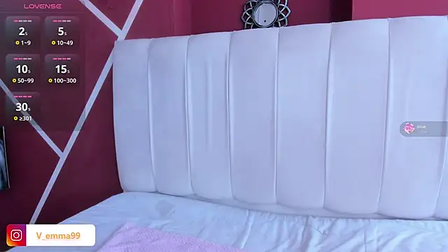 Snapshot of _Emma_Valka chatting on December 12, 2024, 8:10 pm  Emma Valka online show from December 12, 2024, 8:10 pm