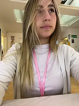 Snapshot of _Emma_Valka chatting on January 15, 2025, 12:36 pm  Emma Valka online show from January 15, 2025, 12:36 pm