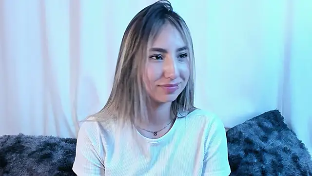 Snapshot of _Emma_Valka chatting on January 23, 2025, 12:04 am  Emma Valka online show from January 23, 2025, 12:04 am