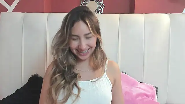 Snapshot of _Emma_Valka chatting on March 18, 2025, 9:43 pm  Emma Valka online show from March 18, 2025, 9:43 pm