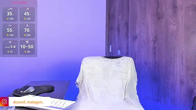 Snapshot of Demian_cute18 chatting on October 1, 2025, 11:33 pm Demian cute18 online show from October 1, 2025, 11:33 pm