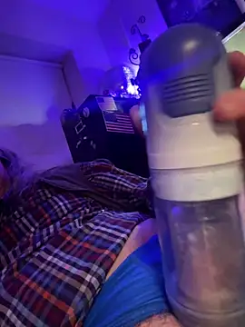 Snapshot of Helmut1971 chatting on December 19, 2024, 12:34 am Helmut1971 online show from December 19, 2024, 12:34 am