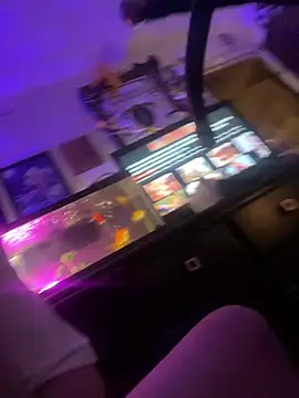 Snapshot of Helmut1971 chatting on February 24, 2025, 7:11 am Helmut1971 online show from February 24, 2025, 7:11 am