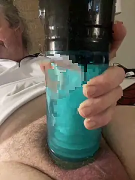 Snapshot of Helmut1971 chatting on October 14, 2025, 5:58 pm Helmut1971 online show from October 14, 2025, 5:58 pm