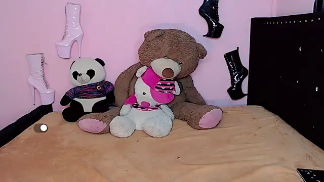 Snapshot of Ciinamonloren chatting on March 6, 2025, 3:35 am Ciinamonloren online show from March 6, 2025, 3:35 am