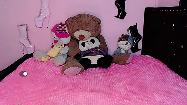 Snapshot of Ciinamonloren chatting on March 19, 2025, 5:30 am Ciinamonloren online show from March 19, 2025, 5:30 am