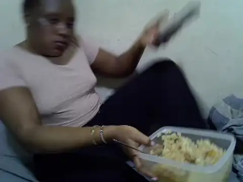 Snapshot of Crystal__Gee chatting on December 27, 2024, 7:14 pm Crystal  Gee online show from December 27, 2024, 7:14 pm