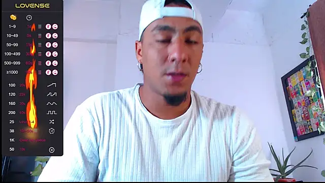 Snapshot of yosoy_enzo2020 chatting on December 4, 2024, 1:31 pm yosoy enzo2020 online show from December 4, 2024, 1:31 pm