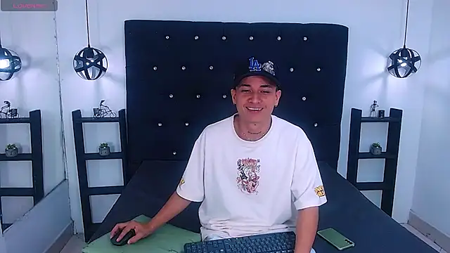 Snapshot of jeic_18 chatting on October 12, 2025, 3:22 pm jeic 18 online show from October 12, 2025, 3:22 pm