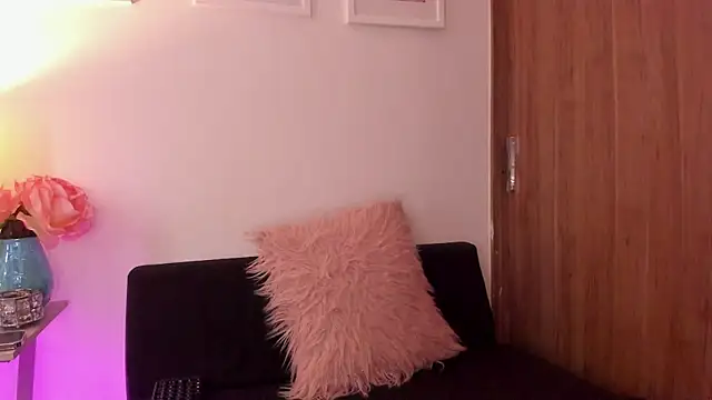 Snapshot of KattyPortman chatting on February 20, 2025, 7:41 pm KattyPortman online show from February 20, 2025, 7:41 pm