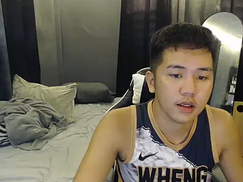 Snapshot of xgregor07 chatting on October 17, 2025, 4:42 pm xgregor07 online show from October 17, 2025, 4:42 pm