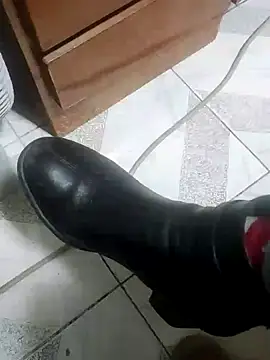 Snapshot of Beijing2000 chatting on December 20, 2024, 11:54 am Beijing2000 online show from December 20, 2024, 11:54 am