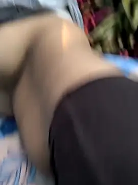 Snapshot of Crezy-Queen01 chatting on November 5, 2025, 8:36 am Crezy-Queen01 online show from November 5, 2025, 8:36 am