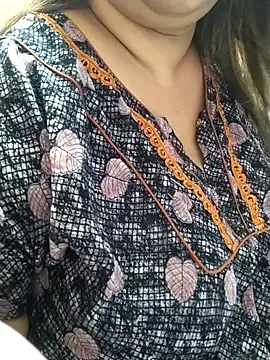 Snapshot of Ravina_patil1 chatting on February 25, 2025, 3:27 pm Ravina patil1 online show from February 25, 2025, 3:27 pm